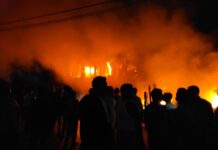 खजुरगाछी बजारमा भएको आगलागीबाट १ करोड २० लाखको क्षति