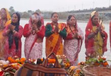 मेचीमा नेपाल तथा भारतका हजारौं भक्तालुहरुले गरे छठ पूजा