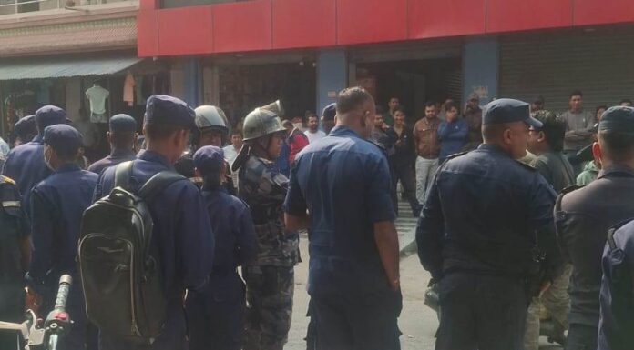 कांग्रेस र एमाले समर्थकबीच सुरुङ्गामा तनाव